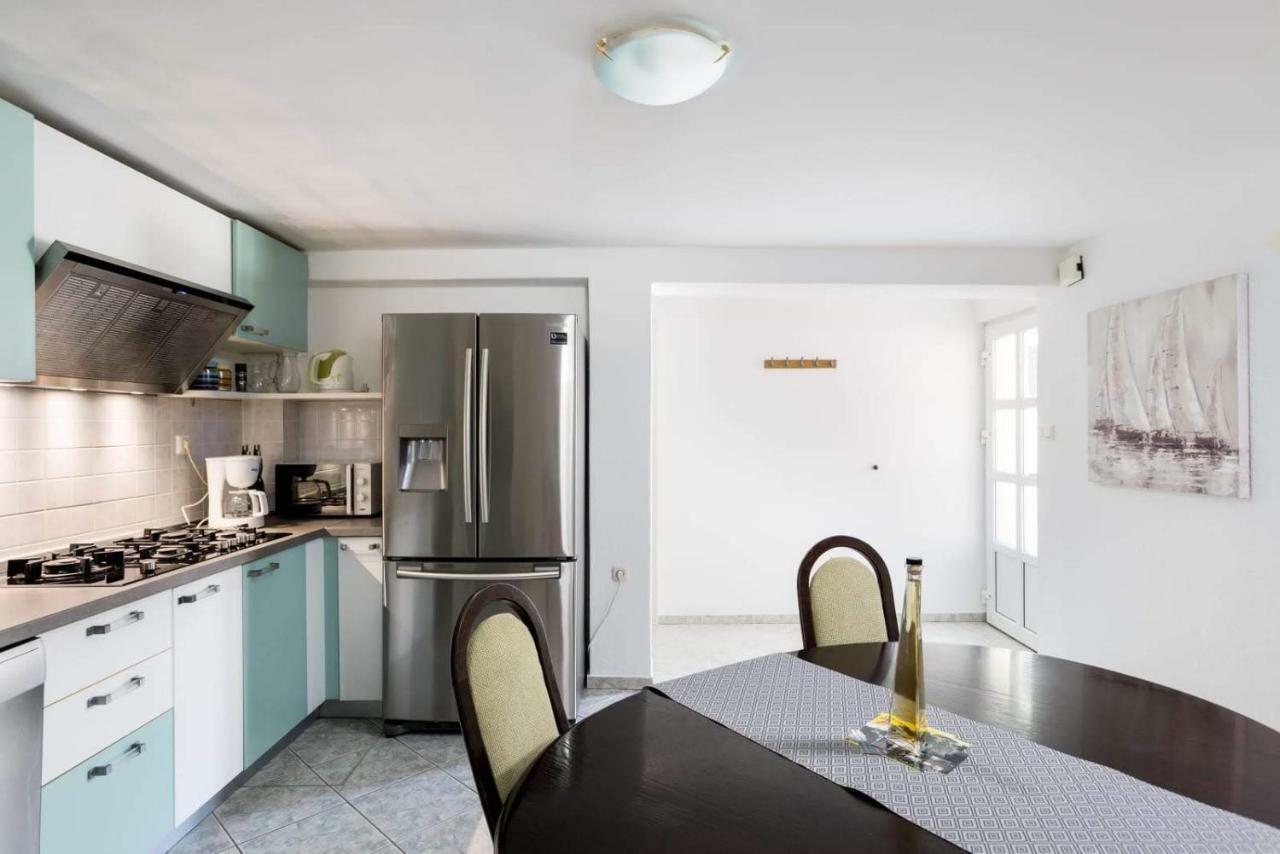 Apartmani Vinko Tribunj-Sovlje Tribalj Exterior foto