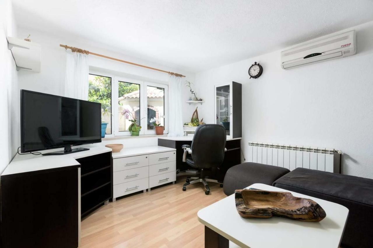 Apartmani Vinko Tribunj-Sovlje Tribalj Exterior foto