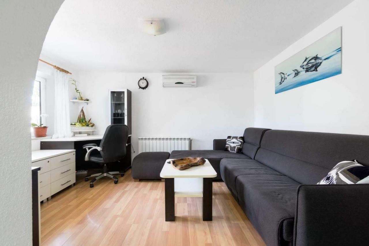Apartmani Vinko Tribunj-Sovlje Tribalj Exterior foto
